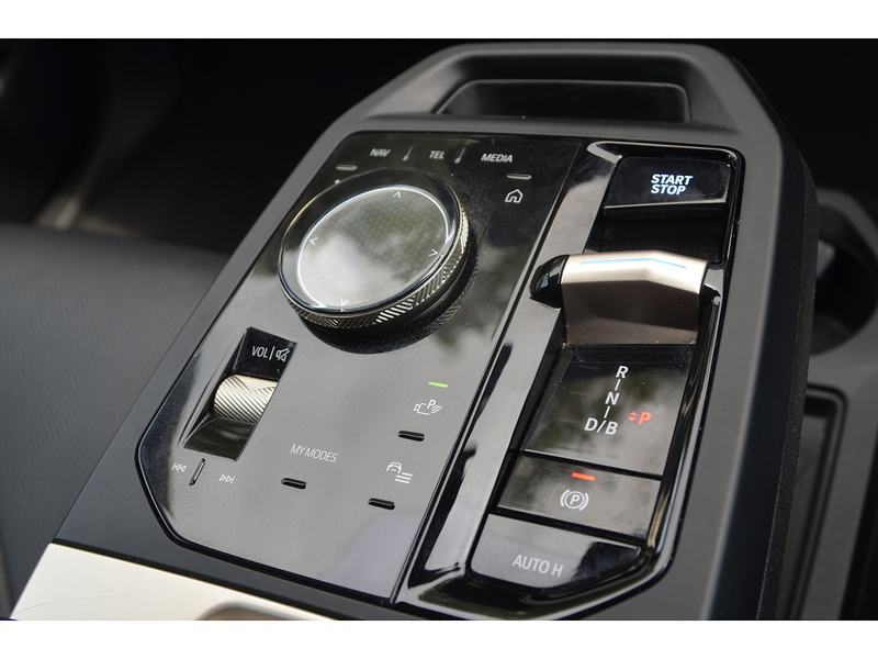 BMW iX 40 76.6kWh Sport SUV 5dr Electric Auto xDrive (326 ps) | VAT QUALIFYING|1 FORMER KEEPER - U11204