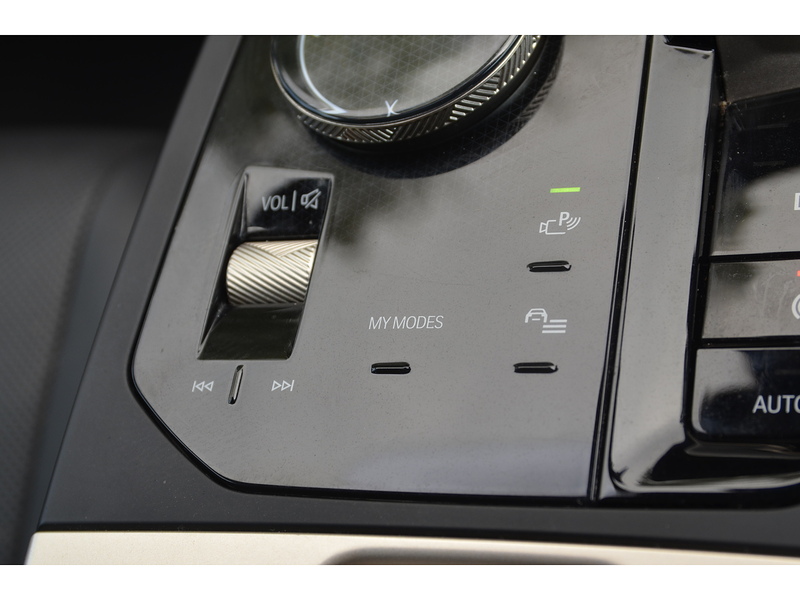 BMW iX 40 76.6kWh Sport SUV 5dr Electric Auto xDrive (326 ps) | VAT QUALIFYING|1 FORMER KEEPER - U11204