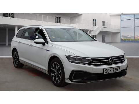 Volkswagen Passat 61.1kWh Excite Long Range Estate 5dr Electric Auto (156 ps)