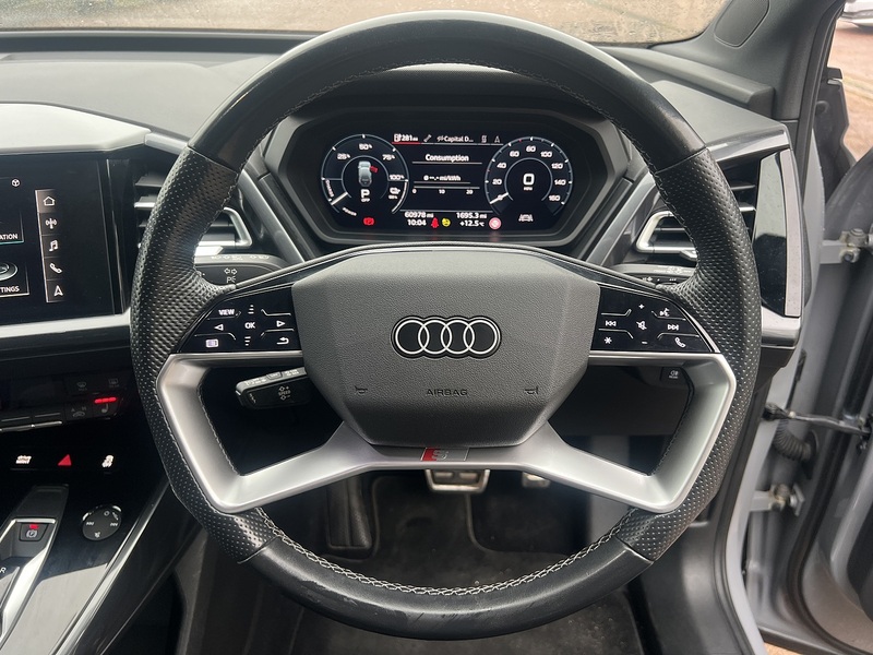 Audi Q4 e-tron 40 S line SUV 5dr Electric Auto 82kWh (204 ps) | P/SENSORS|H/SEATS|1 OWNER|VATQ - U11217