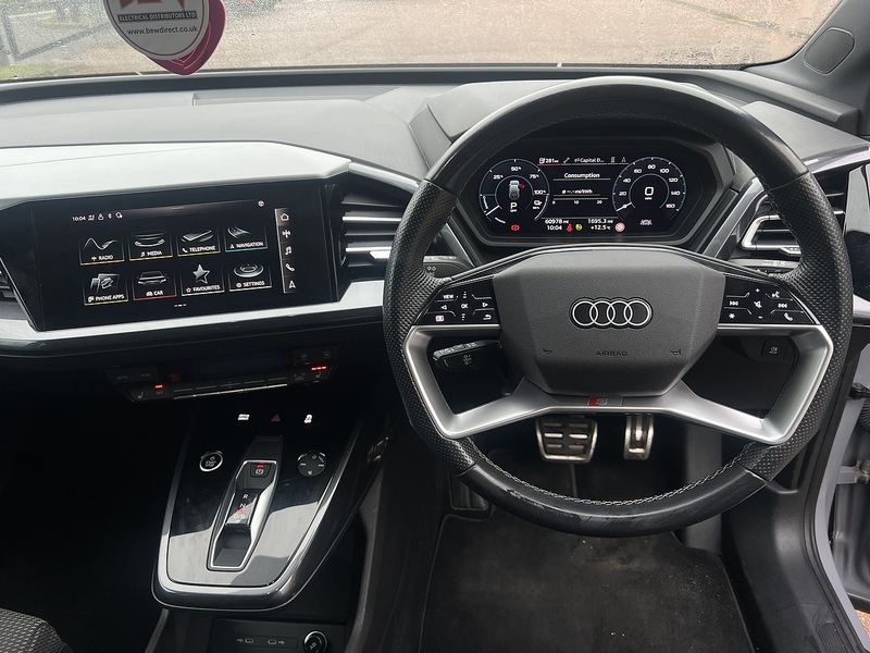 Audi Q4 e-tron 40 S line SUV 5dr Electric Auto 82kWh (204 ps) | P/SENSORS|H/SEATS|1 OWNER|VATQ - U11217