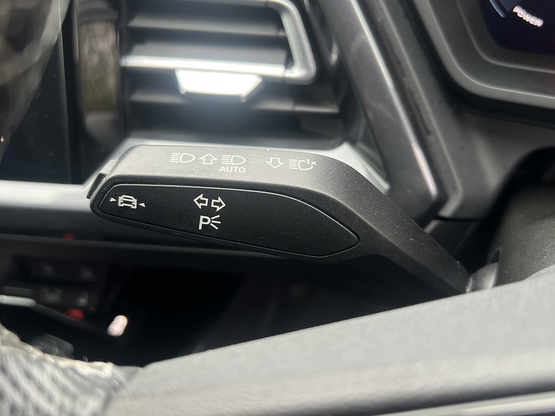 Audi Q4 e-tron 40 S line SUV 5dr Electric Auto 82kWh (204 ps) | P/SENSORS|H/SEATS|1 OWNER|VATQ - U11217