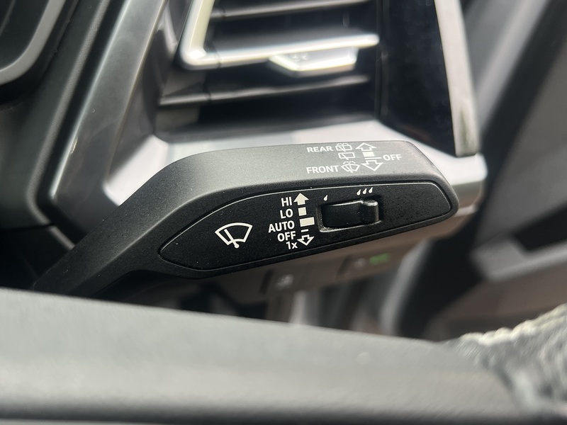 Audi Q4 e-tron 40 S line SUV 5dr Electric Auto 82kWh (204 ps) | P/SENSORS|H/SEATS|1 OWNER|VATQ - U11217