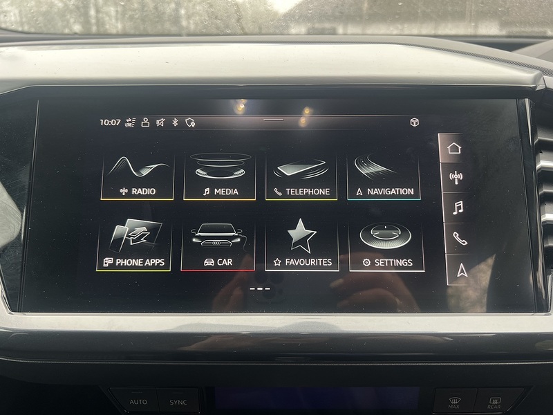 Audi Q4 e-tron 40 S line SUV 5dr Electric Auto 82kWh (204 ps) | P/SENSORS|H/SEATS|1 OWNER|VATQ - U11217