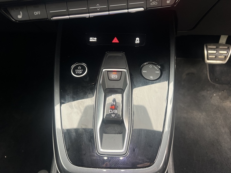 Audi Q4 e-tron 40 S line SUV 5dr Electric Auto 82kWh (204 ps) | P/SENSORS|H/SEATS|1 OWNER|VATQ - U11217