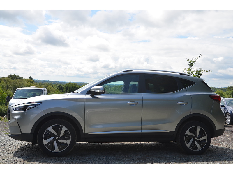 MG MG ZS Trophy Connect Long Range - U11226