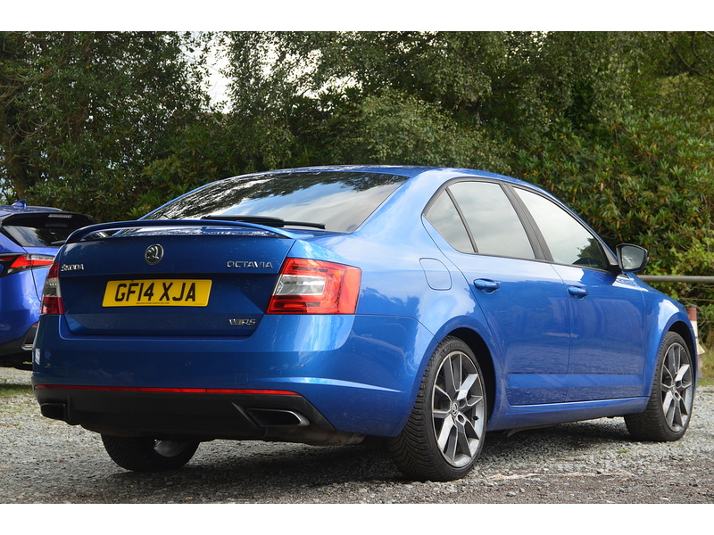 Skoda Octavia 2.0 TFSI vRS Hatchback 5dr Petrol Manual Euro 6 (s/s) (220 ps) | P/SENSORS|D/CAM|BTOOTH|CRUISE - U11227