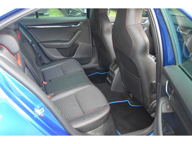 Skoda Octavia 2.0 TFSI vRS Hatchback 5dr Petrol Manual Euro 6 (s/s) (220 ps) | P/SENSORS|D/CAM|BTOOTH|CRUISE - U11227