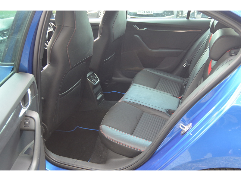 Skoda Octavia 2.0 TFSI vRS Hatchback 5dr Petrol Manual Euro 6 (s/s) (220 ps) | P/SENSORS|D/CAM|BTOOTH|CRUISE - U11227