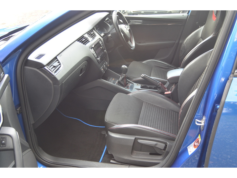 Skoda Octavia 2.0 TFSI vRS Hatchback 5dr Petrol Manual Euro 6 (s/s) (220 ps) | P/SENSORS|D/CAM|BTOOTH|CRUISE - U11227