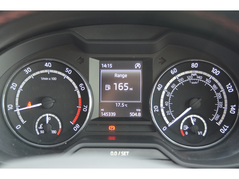Skoda Octavia 2.0 TFSI vRS Hatchback 5dr Petrol Manual Euro 6 (s/s) (220 ps) | P/SENSORS|D/CAM|BTOOTH|CRUISE - U11227