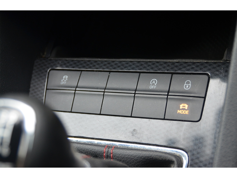 Skoda Octavia 2.0 TFSI vRS Hatchback 5dr Petrol Manual Euro 6 (s/s) (220 ps) | P/SENSORS|D/CAM|BTOOTH|CRUISE - U11227