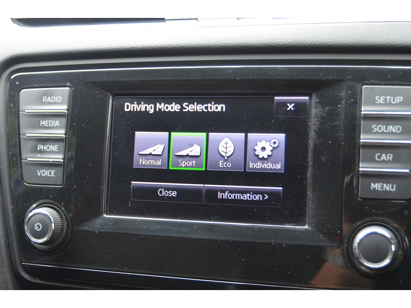 Skoda Octavia 2.0 TFSI vRS Hatchback 5dr Petrol Manual Euro 6 (s/s) (220 ps) | P/SENSORS|D/CAM|BTOOTH|CRUISE - U11227