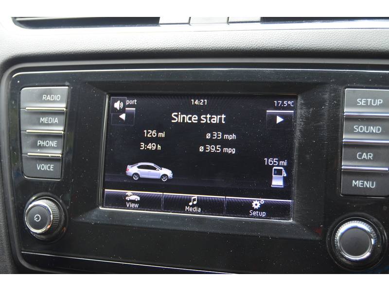 Skoda Octavia 2.0 TFSI vRS Hatchback 5dr Petrol Manual Euro 6 (s/s) (220 ps) | P/SENSORS|D/CAM|BTOOTH|CRUISE - U11227