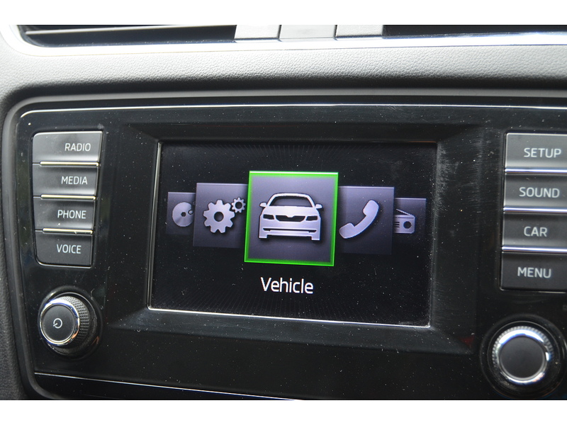 Skoda Octavia 2.0 TFSI vRS Hatchback 5dr Petrol Manual Euro 6 (s/s) (220 ps) | P/SENSORS|D/CAM|BTOOTH|CRUISE - U11227
