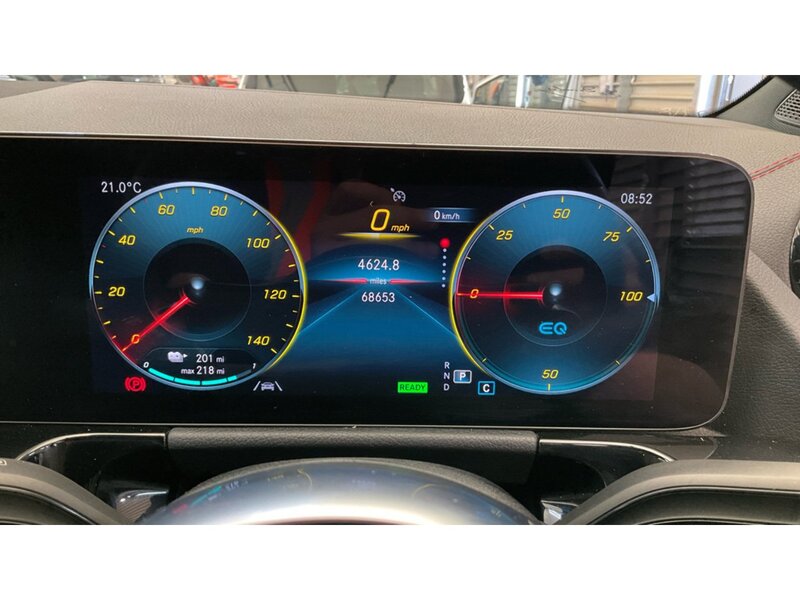 Mercedes-Benz EQA EQA 250 AMG Line - U11234