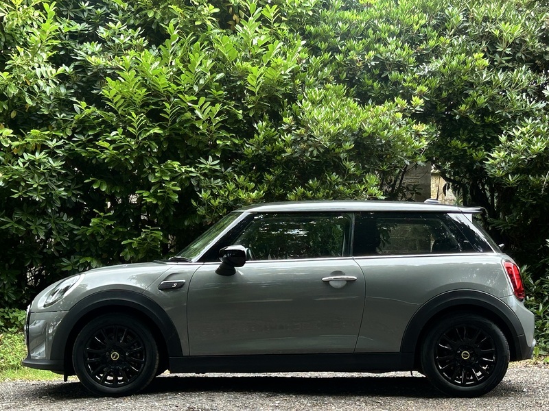 MINI Electric Hatch Cooper SE 32.6kWh Level 1 Hatchback 3dr Electric Auto (184 ps) | P/SENSORS|CLIMATE|NAV|1 OWNER - U11245