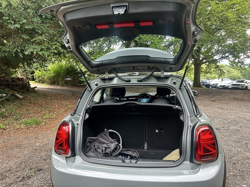 MINI Electric Hatch Cooper SE 32.6kWh Level 1 Hatchback 3dr Electric Auto (184 ps) | P/SENSORS|CLIMATE|NAV|1 OWNER - U11245