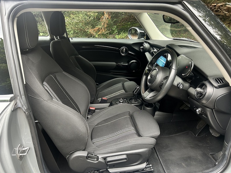 MINI Electric Hatch Cooper SE 32.6kWh Level 1 Hatchback 3dr Electric Auto (184 ps) | P/SENSORS|CLIMATE|NAV|1 OWNER - U11245