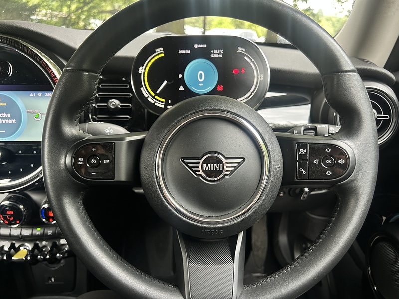 MINI Electric Hatch Cooper SE 32.6kWh Level 1 Hatchback 3dr Electric Auto (184 ps) | P/SENSORS|CLIMATE|NAV|1 OWNER - U11245