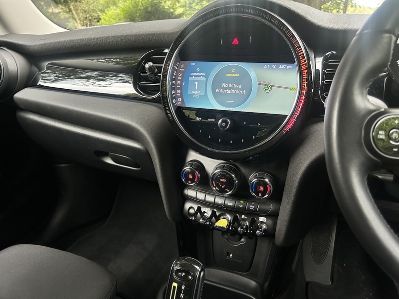 MINI Electric Hatch Cooper SE 32.6kWh Level 1 Hatchback 3dr Electric Auto (184 ps) | P/SENSORS|CLIMATE|NAV|1 OWNER - U11245