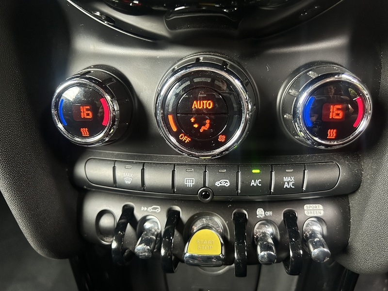MINI Electric Hatch Cooper SE 32.6kWh Level 1 Hatchback 3dr Electric Auto (184 ps) | P/SENSORS|CLIMATE|NAV|1 OWNER - U11245