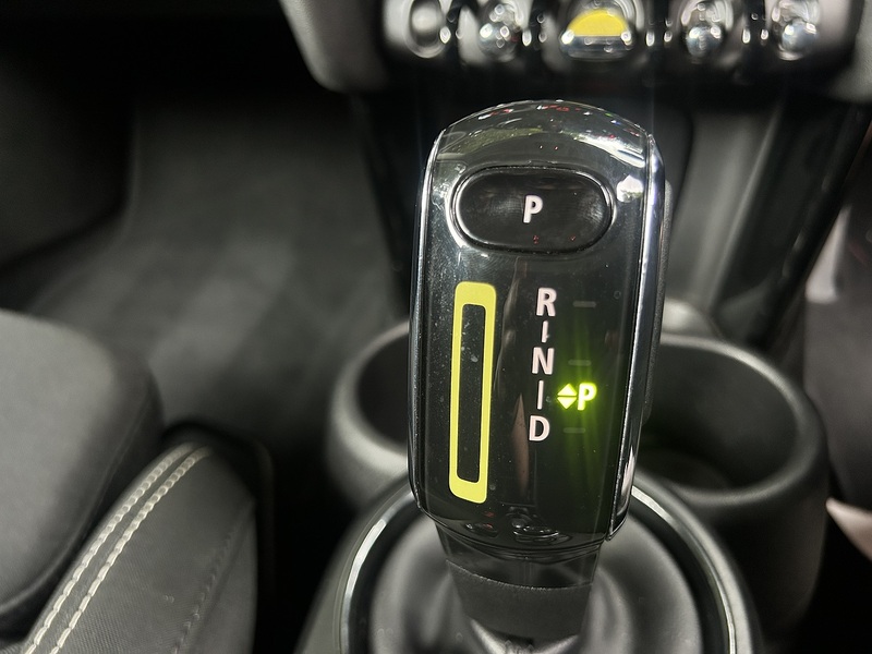 MINI Electric Hatch Cooper SE 32.6kWh Level 1 Hatchback 3dr Electric Auto (184 ps) | P/SENSORS|CLIMATE|NAV|1 OWNER - U11245