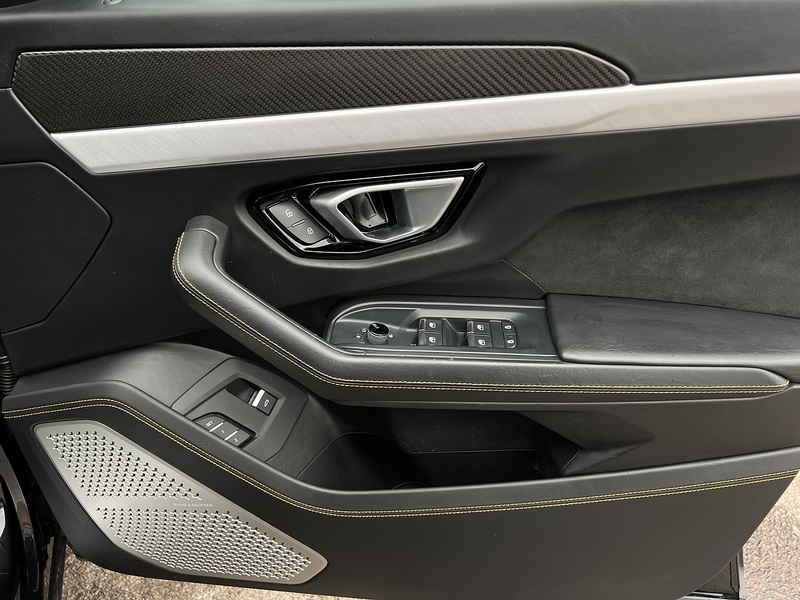 Lamborghini Urus 4.0 V8 BiTurbo SUV 5dr Petrol Auto 4WD Euro 6 (650 ps) | SERVICED@40K BY LAMBORGHINI - U11246