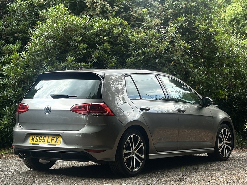 Volkswagen Golf 2.0 TDI BlueMotion Tech R-Line Hatchback 5dr Diesel DSG Euro 6 (s/s) (150 ps) - U11252