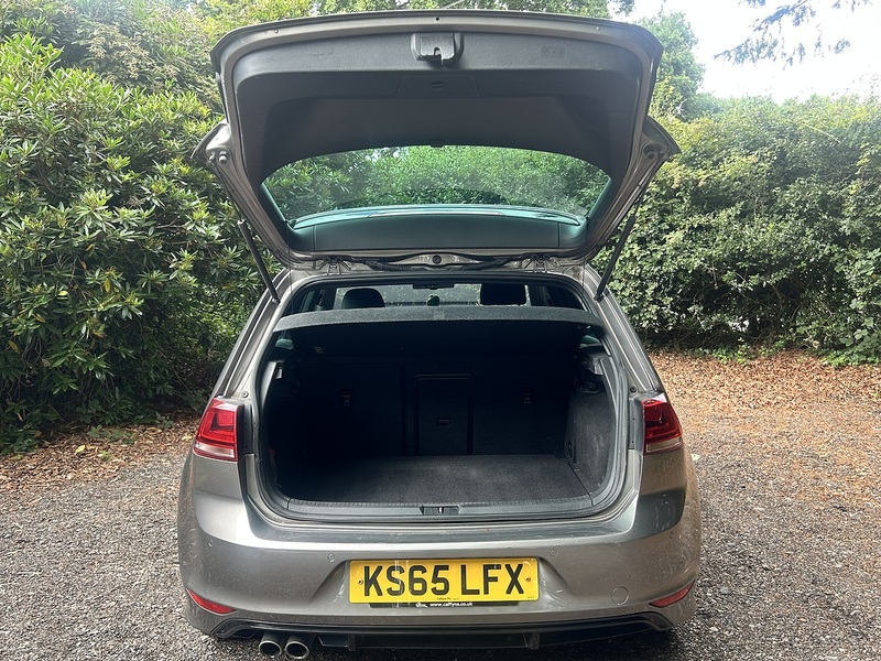 Volkswagen Golf 2.0 TDI BlueMotion Tech R-Line Hatchback 5dr Diesel DSG Euro 6 (s/s) (150 ps) - U11252