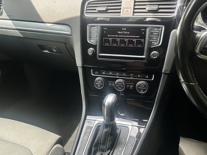 Volkswagen Golf 2.0 TDI BlueMotion Tech R-Line Hatchback 5dr Diesel DSG Euro 6 (s/s) (150 ps) - U11252