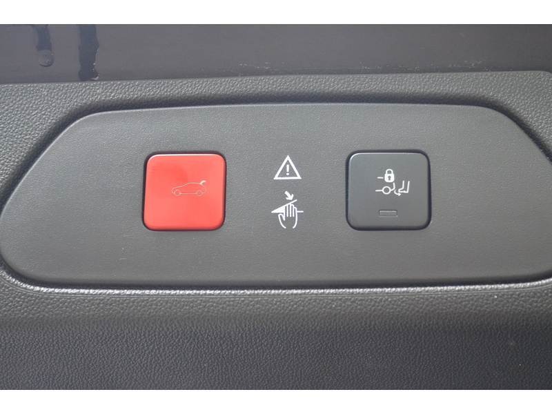 Vauxhall Grandland X 1.2 Turbo Sport Nav SUV 5dr Petrol Manual Euro 6 (s/s) (130 ps) | PRIVACY|P/SENSORS|APPLE|NAV - U11254