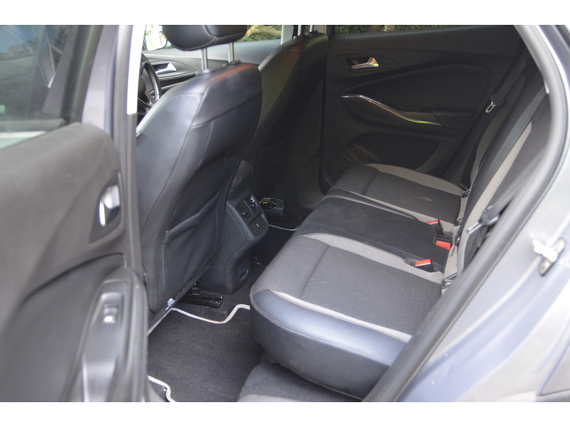 Vauxhall Grandland X 1.2 Turbo Sport Nav SUV 5dr Petrol Manual Euro 6 (s/s) (130 ps) | PRIVACY|P/SENSORS|APPLE|NAV - U11254