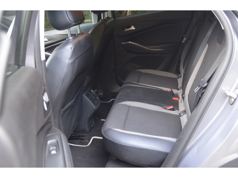 Vauxhall Grandland X 1.2 Turbo Sport Nav SUV 5dr Petrol Manual Euro 6 (s/s) (130 ps) | PRIVACY|P/SENSORS|APPLE|NAV - U11254