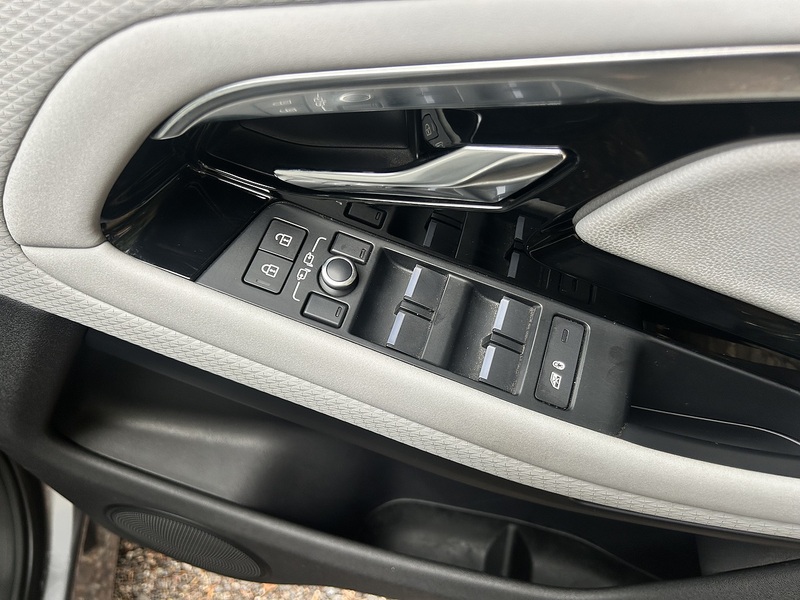 Land Rover Range Rover Evoque 1.5 P300e 12.2kWh S SUV 5dr Petrol Plug-in Hybrid Auto 4WD Euro 6 (s/s) (309 ps) | - U11261