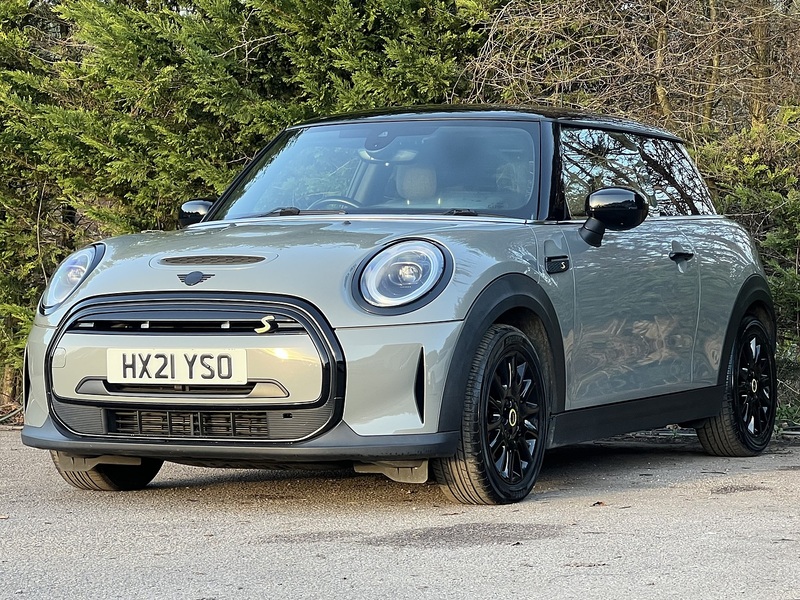 MINI Electric Hatch Cooper SE 32.6kWh Level 2 Hatchback 3dr Electric Auto (184 ps) | 1 FORMER KEEPER|VAT QUALIFYING - U11267