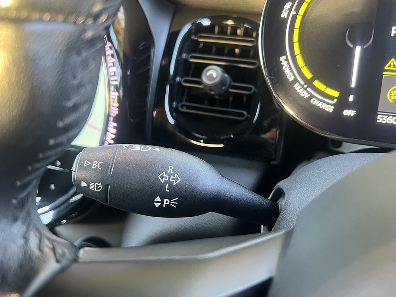 MINI Electric Hatch Cooper SE 32.6kWh Level 2 Hatchback 3dr Electric Auto (184 ps) | 1 FORMER KEEPER|VAT QUALIFYING - U11267