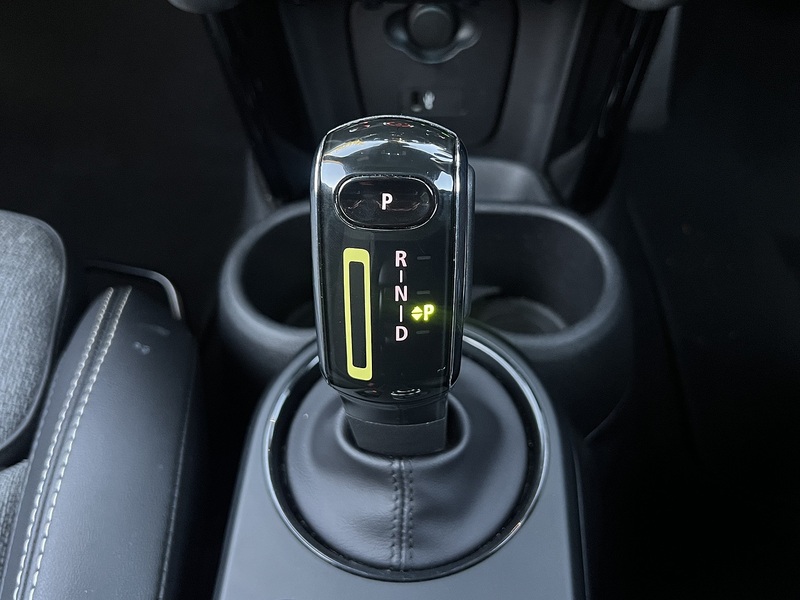 MINI Electric Hatch Cooper SE 32.6kWh Level 2 Hatchback 3dr Electric Auto (184 ps) | 1 FORMER KEEPER|VAT QUALIFYING - U11267