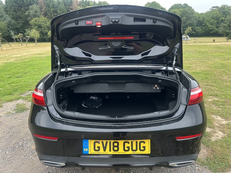 Mercedes-Benz E Class E220d AMG Line - U11279