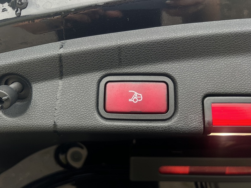 Mercedes-Benz E Class E220d AMG Line - U11279