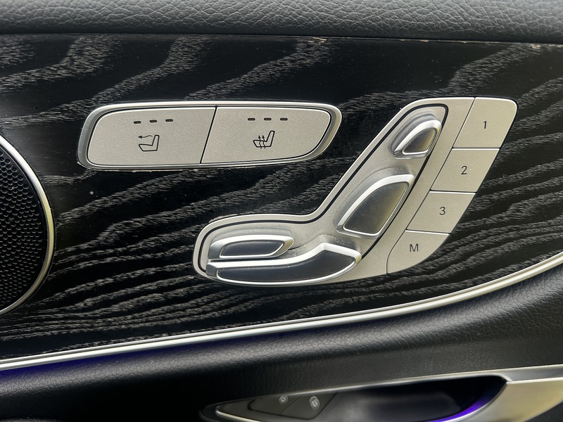 Mercedes-Benz E Class E220d AMG Line - U11279