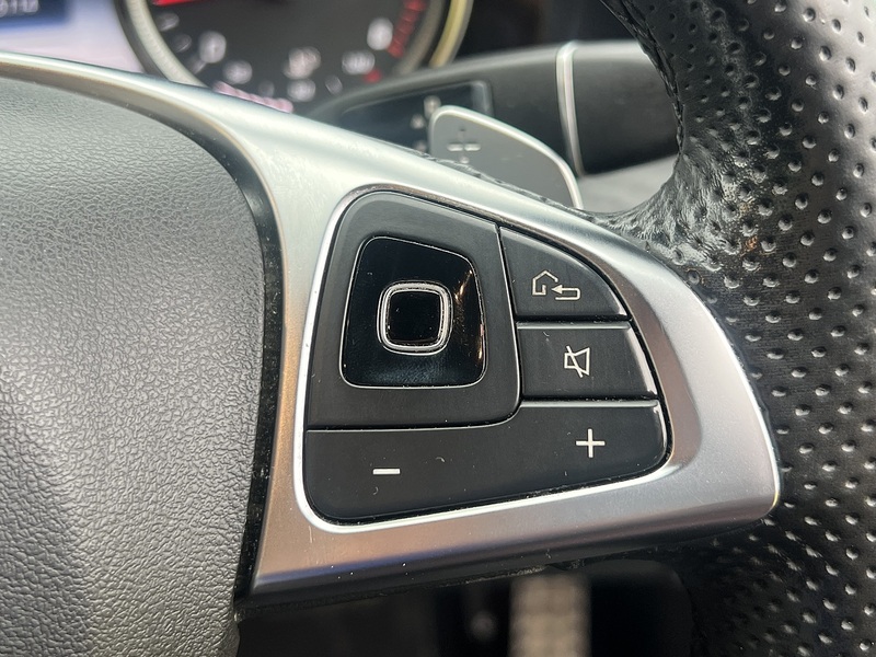 Mercedes-Benz E Class E220d AMG Line - U11279