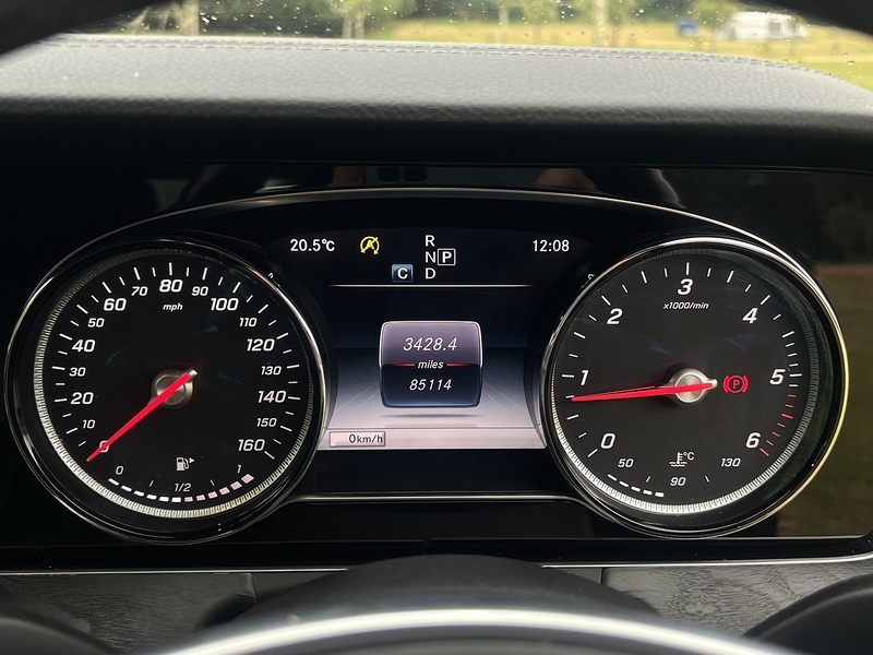 Mercedes-Benz E Class E220d AMG Line - U11279