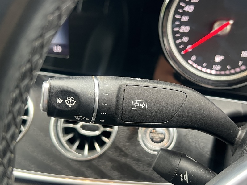 Mercedes-Benz E Class E220d AMG Line - U11279