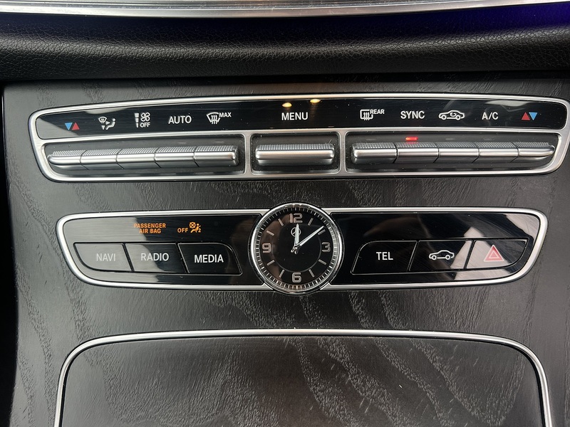 Mercedes-Benz E Class E220d AMG Line - U11279