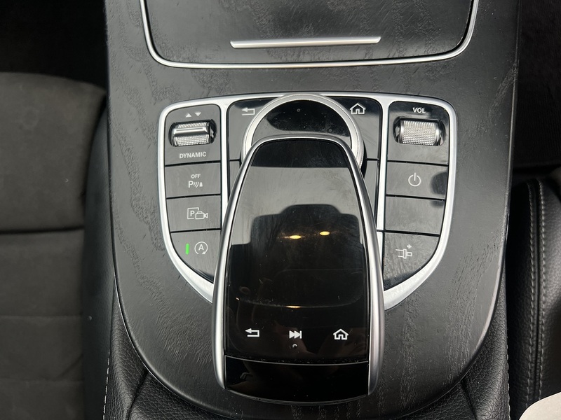 Mercedes-Benz E Class E220d AMG Line - U11279