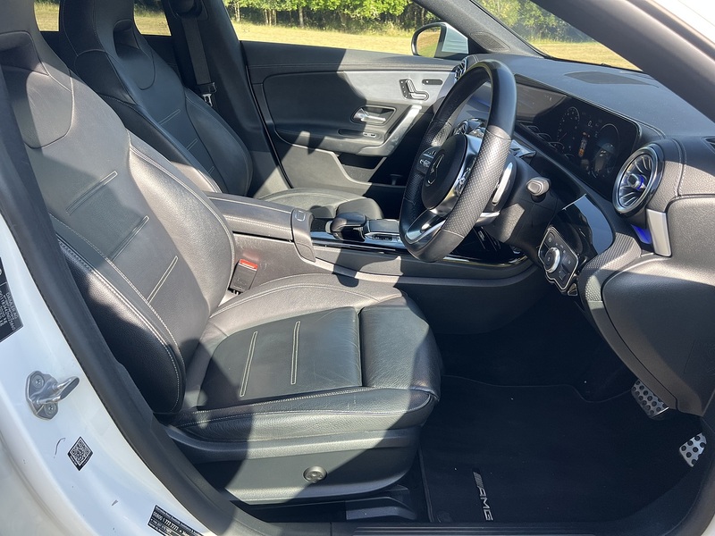 Mercedes-Benz CLA CLA220 AMG Line - U11285