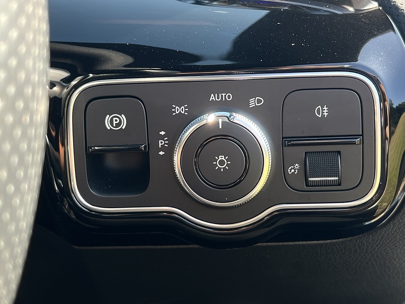 Mercedes-Benz CLA CLA220 AMG Line - U11285