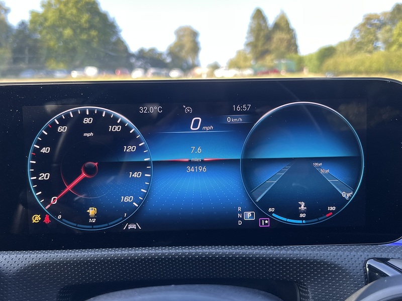 Mercedes-Benz CLA CLA220 AMG Line - U11285