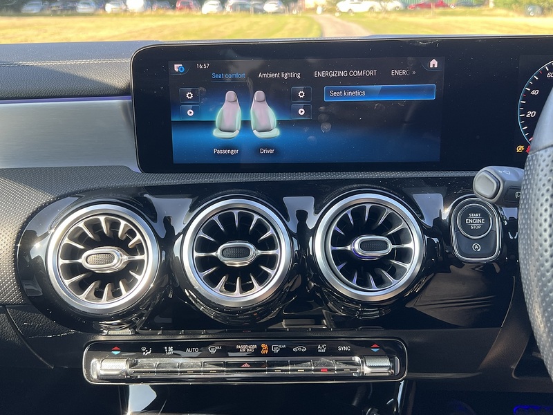 Mercedes-Benz CLA CLA220 AMG Line - U11285